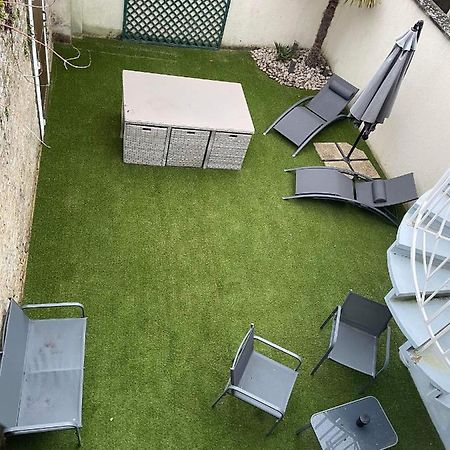 Anselme, F2 Duplex Avec Cour Commune Et Proche De La Mer ,2 Ver-sur-Mer Esterno foto