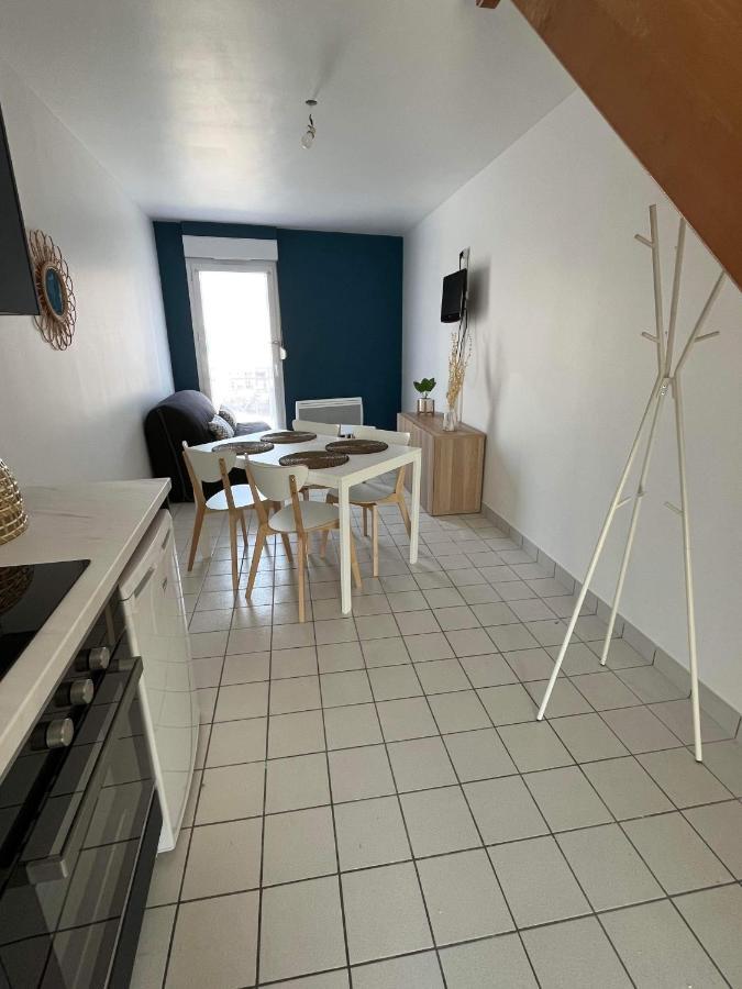 Anselme, F2 Duplex Avec Cour Commune Et Proche De La Mer ,2 Ver-sur-Mer Esterno foto